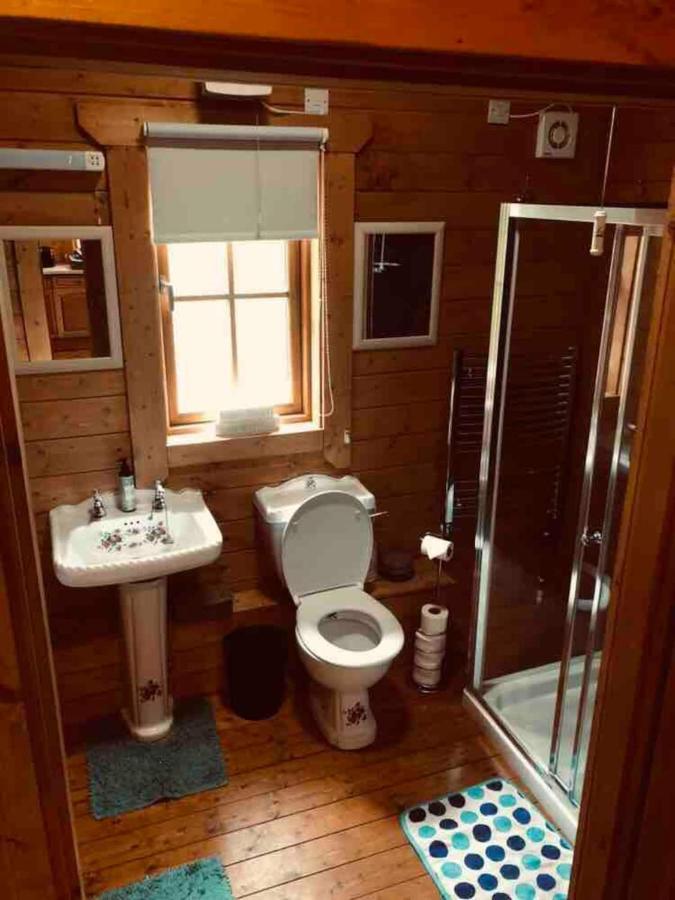 George Cabin - Log Cabin In Wales With Hot Tub Newtown  Esterno foto