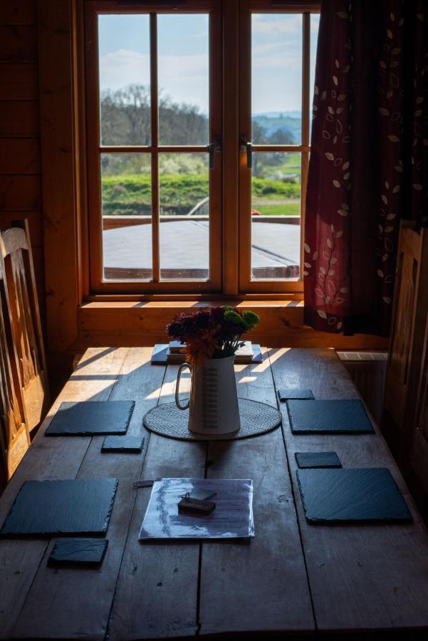 George Cabin - Log Cabin In Wales With Hot Tub Newtown  Esterno foto